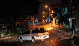 那天高飞失去了他的手，厄瓜多尔崩溃了