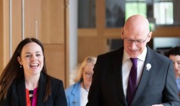 凯特？福布斯表示，苏格兰民族党将“接受”选民发出的信息，但不会更换领导人