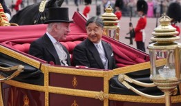 英国国王查理三世欢迎来访的日本天皇和皇后