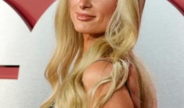 帕丽斯·希尔顿因“妈妈羞耻”而化妆后变得难以辨认