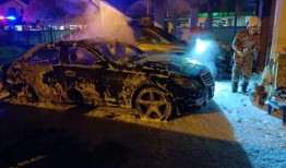 警方正在追查贝鲁斯国会议员家中燃烧瓶纵火事件的幕后黑手