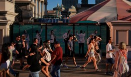 即使对拉斯维加斯来说，也太热了