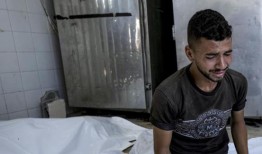 4天大的双胞胎婴儿和他们的母亲在以色列对加沙的空袭中丧生，当时他们的父亲去拿出生证明