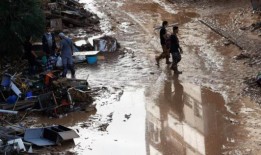 西班牙向洪灾地区派遣更多军队，民众愤怒情绪高涨