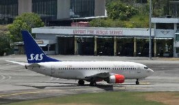 斯堪的纳维亚航空公司的医疗救护飞机降落在兰卡威，挪威国王哈拉尔德在那里住院