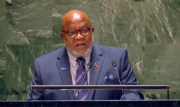 “瑜伽象征着联合国为世界团结所做的努力”