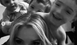 海伦·斯凯尔顿在分手16个月后正式与前夫里奇·迈勒离婚