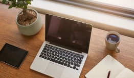 由于PM2.5污染加剧，可以在曼谷家中工作