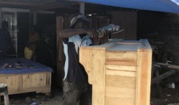 津巴布韦农村企业家逆势而上