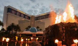 随着拉斯维加斯大道上标志性的幻影酒店关门，最后的牌已经打出