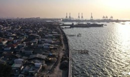 印度尼西亚一艘船倾覆，造成2人死亡，至少22人失踪