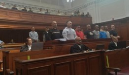 法官对所谓的黑社会老大纳菲兹·莫达克说：“别再挑战我了