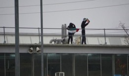 图片：巴勒斯坦人在莱昂纳多英国南安普顿工厂抗议