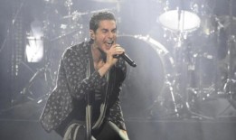 简的瘾乐队成员在演唱会上吵架