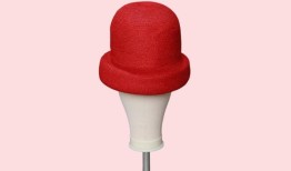 独家｜达文乔伊·伦道夫分享最喜欢的墨镜、Loewe包和鸡尾酒机