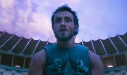 雷德利·斯科特为《角斗士2》中最奇怪的一幕辩护，同时强调了电影的历史准确性