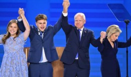 蒂姆·沃尔兹说，他和卡玛拉·哈里斯“欠美国人民”详细的政策，尽管他们没有在竞选网站上公布任何政策