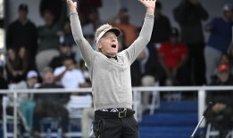 老虎的儿子打出a伯恩哈德·兰格在PNC的季后赛中战胜了伍兹