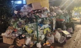 首尔烟花节顺利结束，但留下了成堆的垃圾