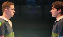 视频：观看伦敦音乐剧《小大事》的精彩片段