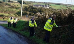 在沃特福德发现死在车里的男孩守夜：“该地区上空乌云密布”