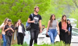 学生们越来越不愿意在校内学习