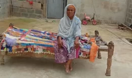 失踪22年的印度女子在巴基斯坦被发现后返回家乡