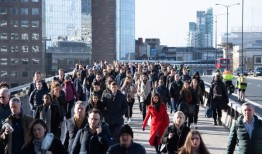 英国人的民族自豪感大幅下降，但调查显示人们的态度更加包容