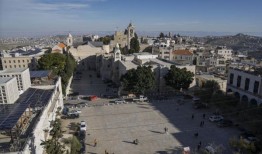 在战争中，巴勒斯坦的基督徒们正为悲伤的圣诞节做准备，他们常常被忽视