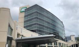 由于保险公司和医院减少了医保覆盖范围，“医保优势”患者面临的选择很少