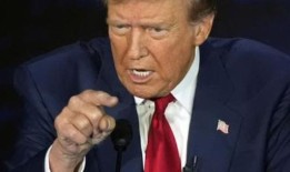 特朗普的竞选团队表示，在佛罗里达州附近发生枪击事件后，特朗普安然无恙