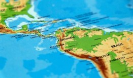 欧洲专家坚持认为，这种病毒对旅行者来说风险不大，但建议采取预防措施