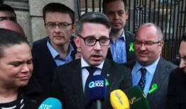 英国前陆军参谋长迈克·杰克逊去世，享年80岁，他出席了“血腥星期日”