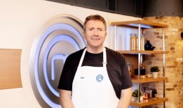 苏格兰喜剧演员杰米·麦克唐纳希望能在《名人厨艺大师》之后激励其他盲人厨师