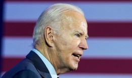 拜登推动“从中到下”的经济增长愿景