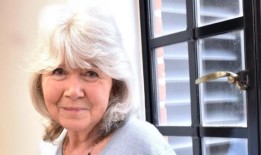 吉莉·库珀：英国作家在几乎被其他作家强奸后被噤声和虐待