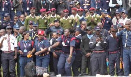 阿特沃利，法祖尔为警卫工会会费而打架