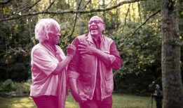 耶鲁大学的一位心理学家说，这种简单的心态改变可以帮助人们平均多活7.5年