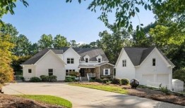 扎克·布朗离婚后以325万美元出售乔治亚州豪宅