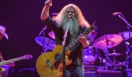 这位乡村音乐传奇人物今年可能会重新开始巡演