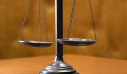 联邦起诉书称，胡佛按摩师没有缴纳240万美元的税款