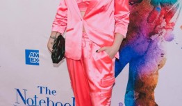 Look Book：蓝调占据了《恋恋笔记本》的红毯