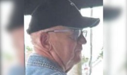 法勒姆：一名男子在公交车上“摸了十几岁女孩的腿”