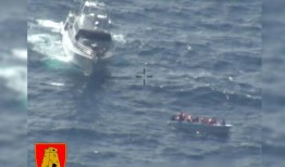 一艘移民船在马耳他附近的救援行动中倾覆，造成5人死亡