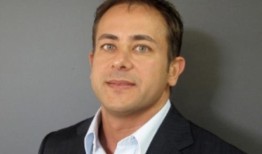 从派珀点到监狱：东部郊区执行官的双重生活