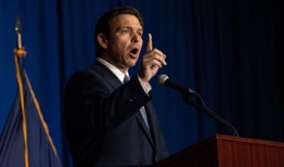 特朗普广告抨击德桑蒂斯用手指吃巧克力布丁：“给那个人一个勺子”