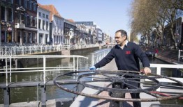 厌倦了世界末日？试着按门铃买鱼