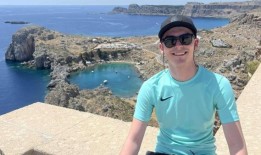 圣海伦斯的一名男子在与女友度假时陷入困境，淹死在科莫湖