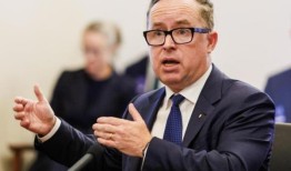 前澳航首席执行官艾伦？乔伊斯(Alan Joyce)为澳航打造了数十年的奢华生涯