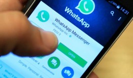 伦敦全科医生在WhatsApp上使用“人工智能接待员”来增加子宫颈检查数量